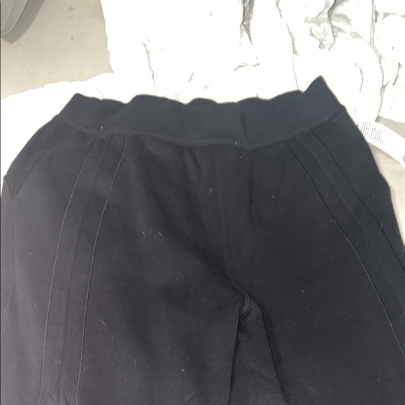 Lululemon joggers - Picture 2 of 4